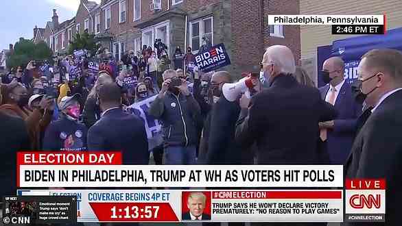 Am Wahltag im November stellte Biden seiner Enkelin eine Menschenmenge vor, bezeichnete sie jedoch als seinen Sohn