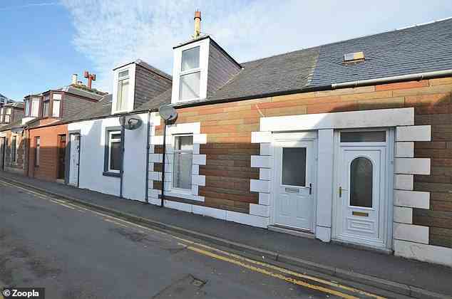 Diese Terrassenimmobilie mit zwei Schlafzimmern in Girvan, South Ayrshire, steht für 84.000 £ über Bruach Immobilienmakler zum Verkauf