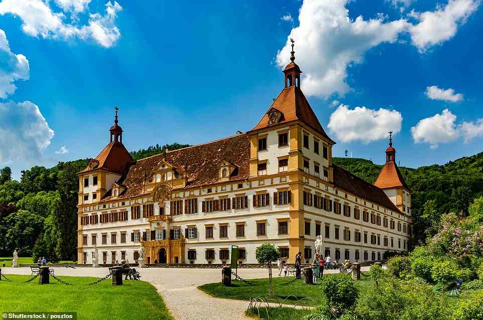 Schloss Eggenberg (im Bild), das prächtigste und eleganteste Schloss der Stadt, stammt aus dem Jahr 1625