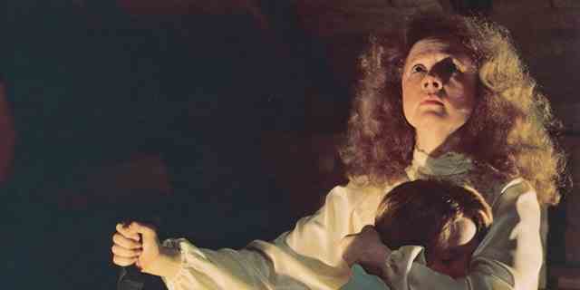Piper Laurie spielte in dem Film von 1976 mit "Carrie."