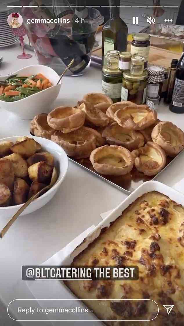 Lecker!  Gemma und ihre Gäste genossen auch ein luxuriöses Bratendinner und teilten sich Schnappschüsse des Festmahls – darunter Yorkshire-Pudding, Bratkartoffeln und Blumenkohlkäse