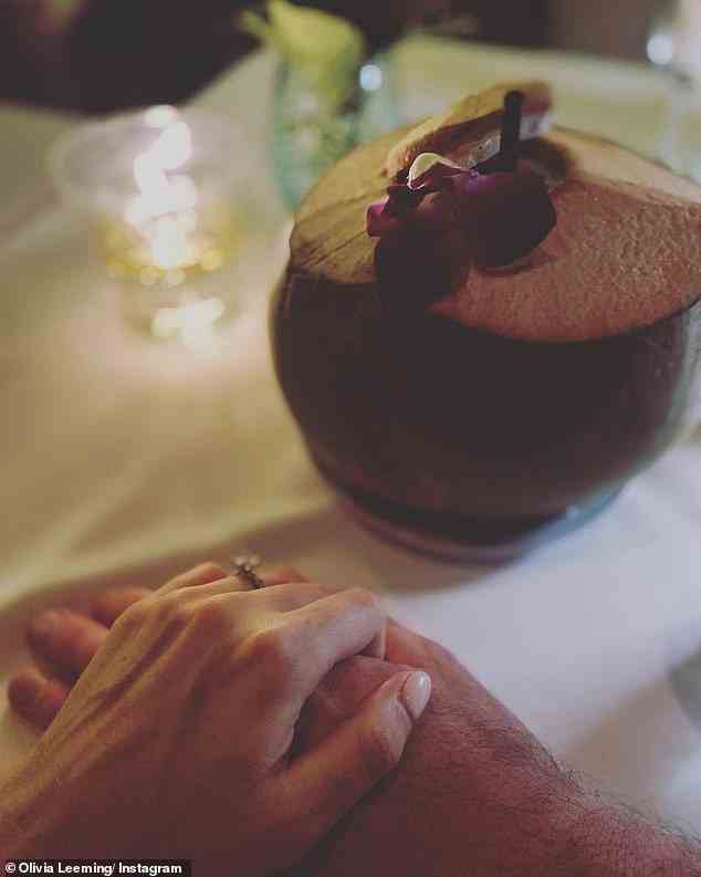 “Kokosnüsse über dich”: Olivia zeigte ihren Diamant-Verlobungsring, nachdem William vorgeschlagen hatte