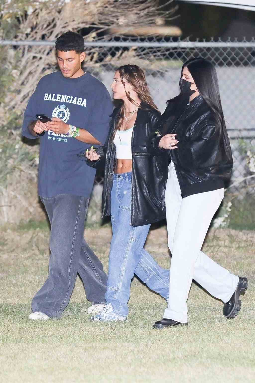 *EXKLUSIV* Kylie Jenner und Hailey Bieber verlassen das Coachella Music Festival mit BFF Fai Khadra