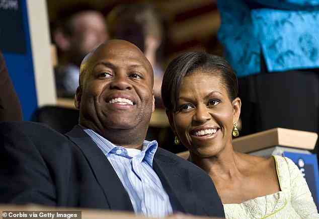 Robinson, der Bruder der ehemaligen First Lady Michelle Obama (im Bild), möchte, dass die Schule nicht nur für ihre Familie, sondern auch für andere zur Rechenschaft gezogen wird