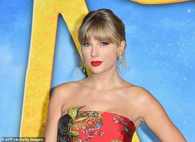 Mit mehr als 10 Grammys, 30 American Music Awards und 2 Brits unter ihrem Gürtel ist Taylor Swift keine Unbekannte, wenn es um Auszeichnungen geht.  Aber die neueste Ehre, die der Sängerin zuteil wurde, ist wahrscheinlich ihre bisher ungewöhnlichste, mit einer neuen Tausendfüßlerart, die nach ihr benannt wurde