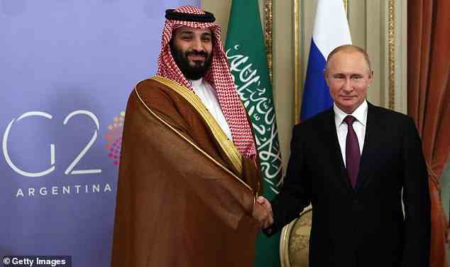 Der saudische Prinz Mohammad bin Salman Al Saud hat seit dem Einmarsch Putins in Moskau zweimal mit dem russischen Präsidenten Wladimir Putin gesprochen – oben sind die beiden Männer zusammen auf dem G20-Gipfel in Buenos Aires, Argentinien, am 1. Dezember 2018 zu sehen