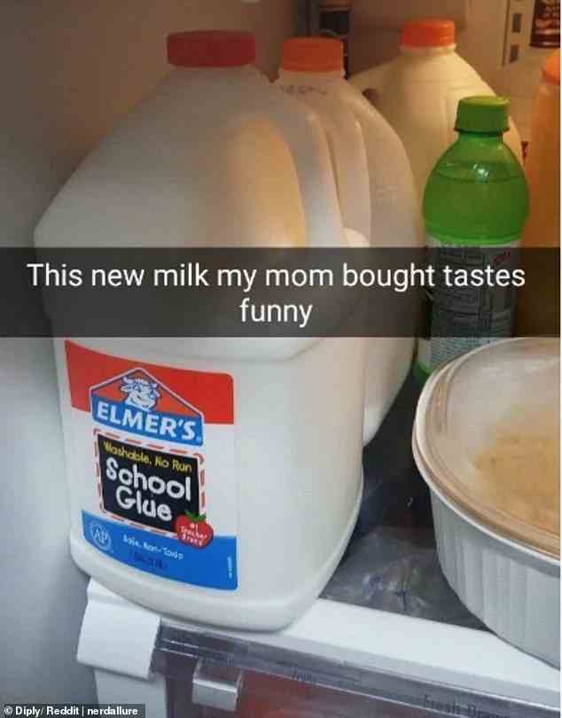 Eine Person aus den USA scherzte über den Geschmack der „Milch“, die ihre Mutter kaufte, nachdem sie versehentlich eine große Flasche Klebstoff gekauft hatte