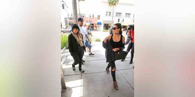 Kim Kardashian, Rob Kardashian und Blac Chyna sind am 26. April 2016 in Los Angeles, Kalifornien, zu sehen.