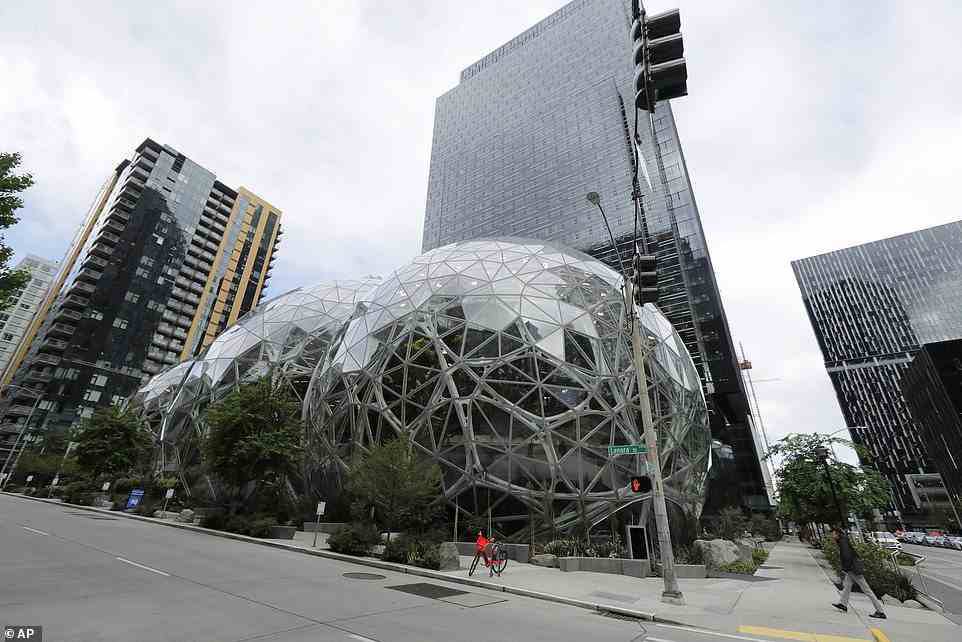 Der weltweite Hauptsitz von Amazon befindet sich in Seattle, wo sich die ebenso einzigartigen Büros in Glaskugeln befinden