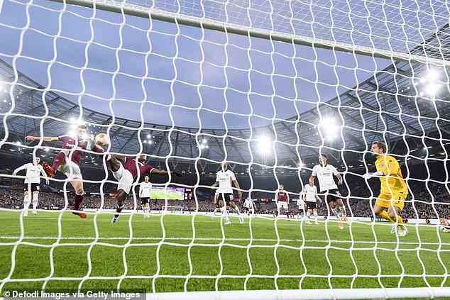 Michail Antonio glich West Ham aus, nachdem die Gastgeber einen Albtraumstart ins Spiel hingelegt hatten