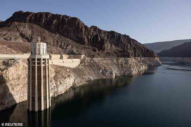Niedrige Pumpstationen mussten Anfang dieser Woche eingeschaltet werden, damit Southern Nevada Water weiterhin Wasser abrufen und dieses Szenario vermeiden konnte.  Das war ab April 2022
