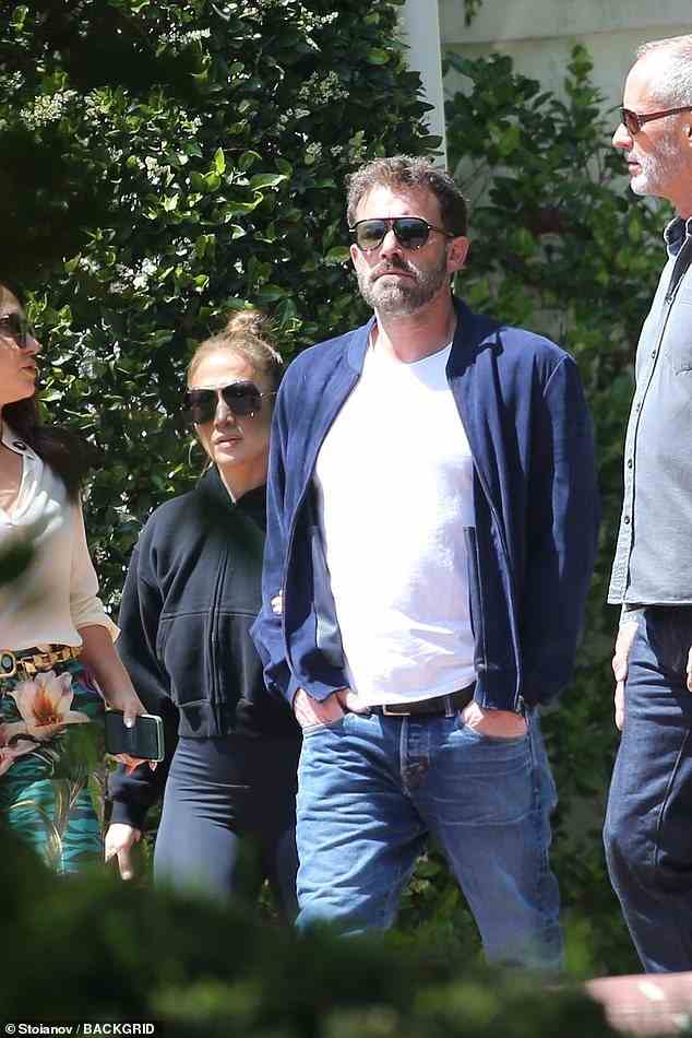 Auf der Jagd: Jennifer Lopez und Ben Affleck waren am Freitag wieder auf der Suche nach ihrem perfekten Zuhause, nachdem ein kürzlich abgeschlossener Immobilienvertrag für eine 55-Millionen-Dollar-Villa in Bel Air gescheitert war