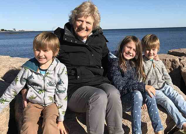 Besondere Familie: Jennifer an einem Tag am Meer mit ihren Großneffen und ihrer Großnichte