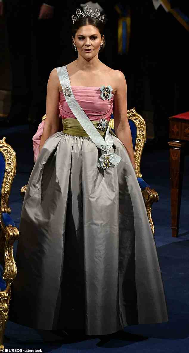 Kronprinzessin Victoria von Schweden trug 2018 das Vintage-Nina-Ricci-Ballkleid ihrer Mutter zur Nobelpreisverleihung