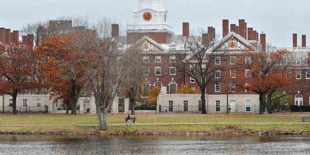 Dieses Aktenfoto vom 13. November 2008 zeigt den Campus der Harvard University in Cambridge, Massachusetts. Die Harvard University unternimmt neue Schritte, um ihre früheren Verbindungen zur Sklaverei zu konfrontieren.