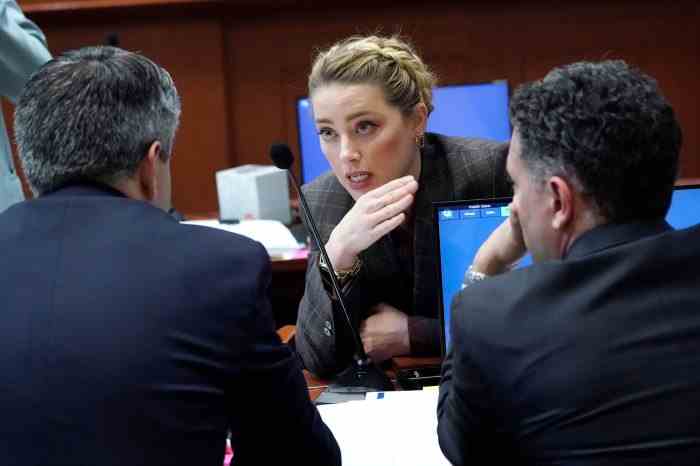 Amber Heard ist verärgert über die Berichterstattung über den Prozess von Johnny Depp und feuert das PR-Team ab