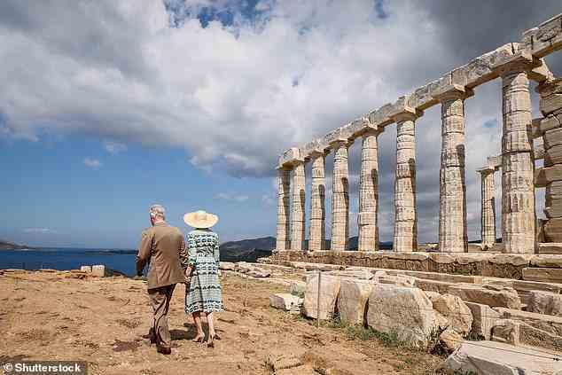 Das Paar strahlte, als es am zweiten Tag eines dreitägigen Staatsbesuchs vor dem Poseidon-Tempel posierte