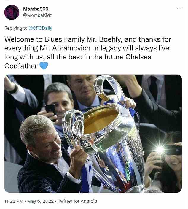 Andere Chelsea-Fans nutzten die Gelegenheit, um Abramovich für seine 19 Jahre als Besitzer zu danken