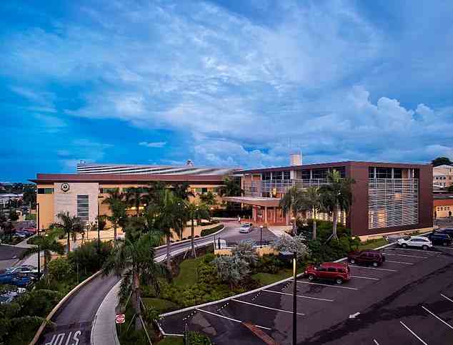 Eine vierte Amerikanerin, eine Frau, wurde nach Angaben des Exuma-Abgeordneten und Tourismusministers Chester Cooper in das Princess Margaret Hospital (im Bild) in der Hauptstadt Nassau geflogen