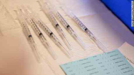 FDA-Beamte sagen, dass in Zukunft jährliche Covid-19-Impfungen erforderlich sein könnten