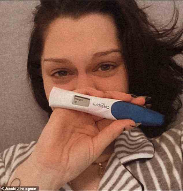 Herzschmerz: Jessie wurde mit ihrem ersten Kind schwanger, nachdem sie „alleine“ versucht hatte, ein Baby zu bekommen, gab aber im November bekannt, dass sie eine Fehlgeburt hatte (Bild November 2021).