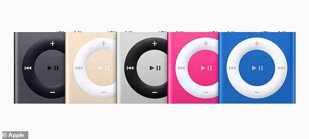 Der iPod shuffle (vierte Generation), eingeführt am 15. Juli 2015, bot ein elegantes Design mit bis zu 15 Stunden Akkulaufzeit, 2 GB Speicherplatz für Hunderte von Songs und eine VoiceOver-Taste, um einen Songtitel, den Namen einer Wiedergabeliste oder zu hören Batteriestatus