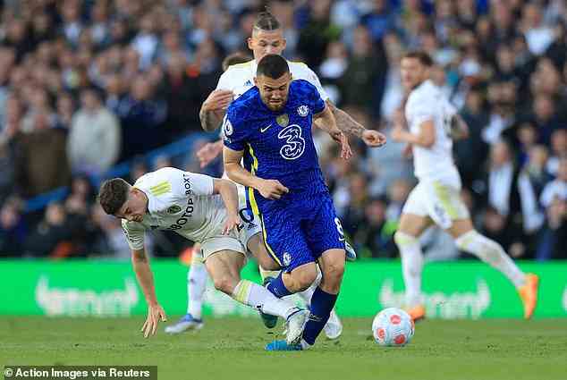 Leeds-Flügelspieler Daniel James wurde wegen eines gefährlichen High Tackles gegen Mateo Kovacic vom Platz gestellt