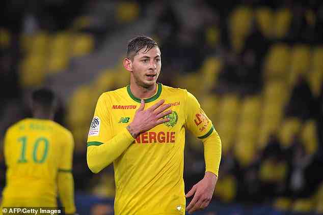 Sala starb im Alter von 28 Jahren, als sein Flugzeug im Ärmelkanal abstürzte, als er kurz davor stand, vom französischen Klub Nantes zum Premier-League-Team Cardiff zu wechseln