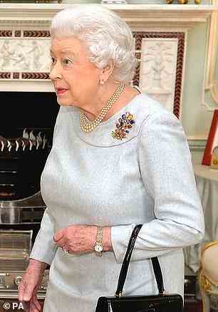 The Queen wearing the jewel in 2015