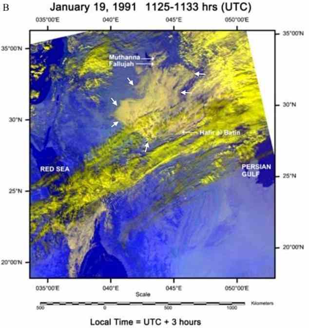 Das Wettersatellitenbild zeigt eine große Trümmerwolke, von der bestätigt wurde, dass sie Sarin enthält, die von der Stelle aufsteigt und sich über US-Bodentruppen ausbreitet, wo sie Tausende von Nervengasalarmen auslöste