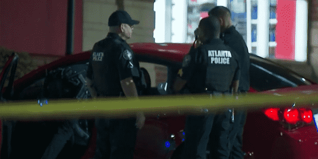 Die Polizei von Atlanta reagierte auf das Buckhead-Ziel in der Peachtree Road. 