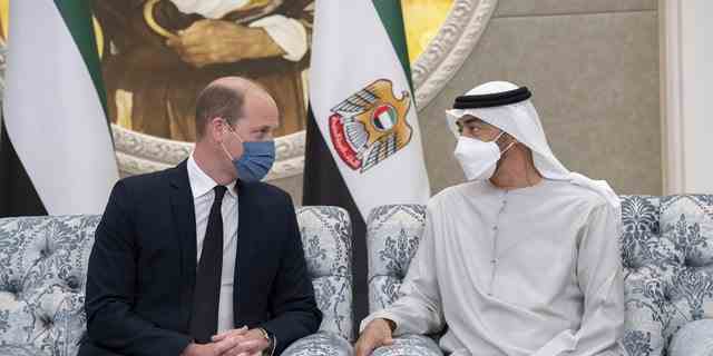 Prinz William sprach dem neuen Präsidenten der VAE, Mohammed bin Zayed Al Nahyan, sein Beileid zum Tod von Präsident Sheikh Khalifa bin Zayed Al Nahyan am 16. Mai 2022 in Abu Dhabi, VAE, aus.
