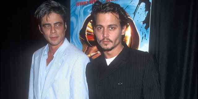 Benicio Del Toro und Johnny Depp bei der New Yorker Premiere von "Angst und Schrecken in Las Vegas" In 1998.