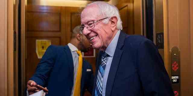 Senator Bernie Sanders, I-Vt., im Kapitol, nachdem der Senat am 21. Juli 2021 eine Verfahrensabstimmung über das Infrastrukturgesetz durchgeführt hatte. 