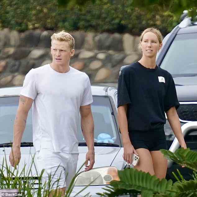 Chalmers ‘Ex-Freundin Emma McKeon ist Berichten zufolge “völlig verliebt” in den neuen Freund Cody Simpson (zusammen abgebildet)