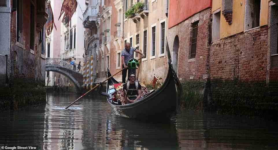 Ein Google Street View-Operator fängt die Freuden Venedigs von einer Gondel aus ein