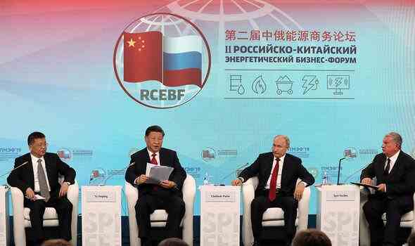 Weltführer: Sechin bei einer Konferenz mit Xi Jinping – ein Beweis dafür, wie einflussreich seine Rolle in Russland ist