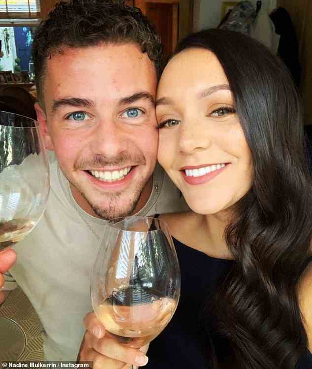 Erfreuliche Neuigkeiten: Die Hollyoaks-Schauspielerin, 28, und ihr Co-Star, 30, gingen beide am Donnerstag zu Instagram, um zu enthüllen, dass sie ihren Sohn Dougie James zwei Tage zuvor begrüßt hatten