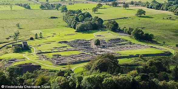 Vindolanda (im Bild) ist eine römische Festung südlich des Hadrianswalls in Nordengland
