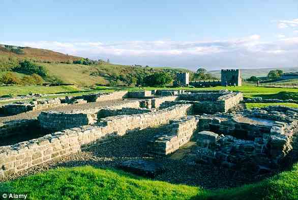 Das römische Fort Vindolanda am Hadrianswall, Northumberland.  Dort stationierte Soldaten bewachten die Römerstraße vom Fluss Tyne zum Solway Firth
