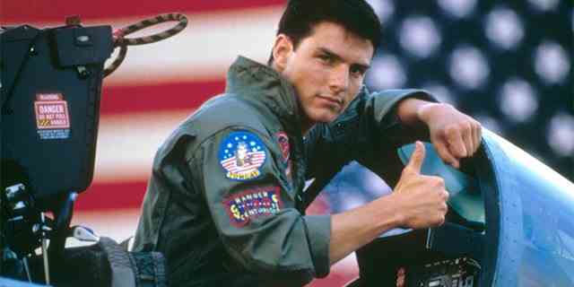 Tom Cruise arbeitete im Originalfilm von 1986 mit Kelly McGillis, Val Kilmer, Meg Ryan, Tim Robbins und Anthony Edwards zusammen "Top Gun."