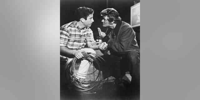 Bo Hopkins (rechts) als Joe und Richard Dreyfuss als Curt in dem Film 