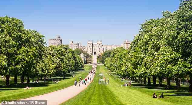 Sie besuchen das majestätische Schloss Windsor (im Bild), das älteste und größte bewohnte Schloss der Welt, das heute von der Königin als ständiger Wohnsitz genutzt wird