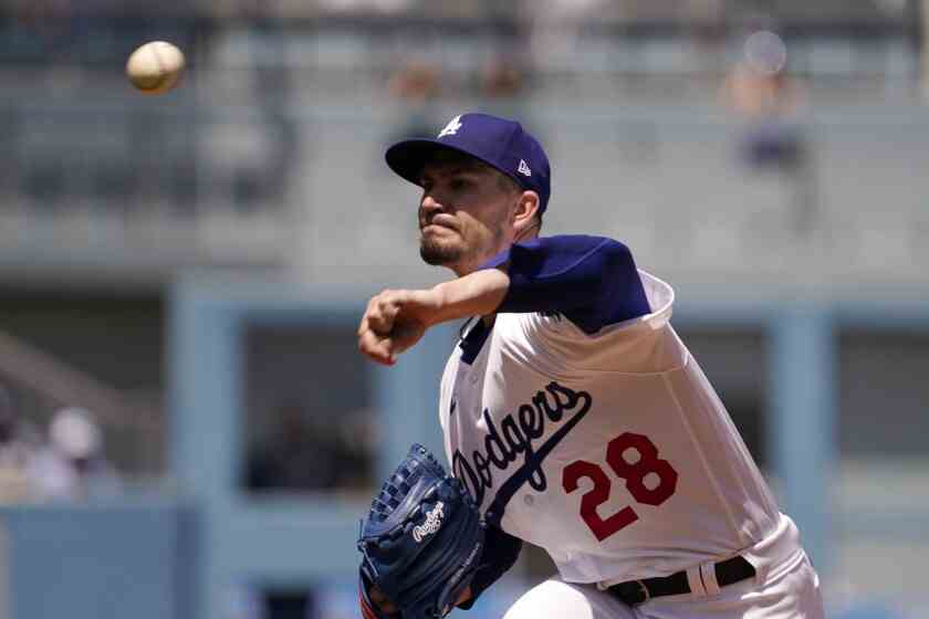 Dodgers-Starting-Pitcher Andrew Heaney wirft am 17. April gegen die Cincinnati Reds.