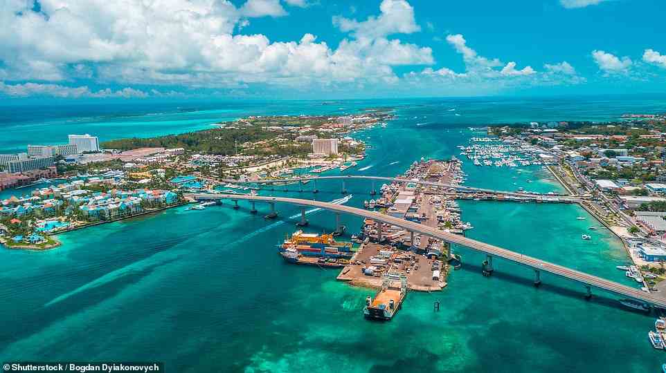 Siobhan's Cruise Docks in Nassau auf den Bahamas (im Bild), wo zu den Ausflügen Ausflüge in den Wasserpark und Tauchen gehören