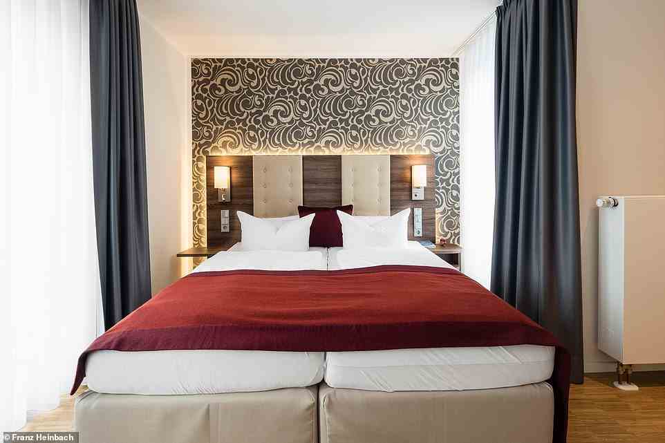 B&B-Doppelzimmer in den „komfortablen, wenn auch unauffälligen Zimmern“ des Hotel Deutsches Haus kosten ab £72,30