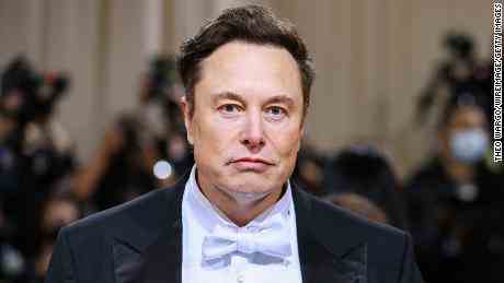 Elon Musk sagt, dass Gebühren für einige Benutzer auf Twitter kommen könnten