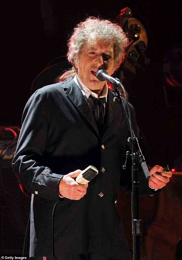 Teure Geschichte: Bob Dylans handgeschriebene Originaltexte zu „Like A Rolling Stone“ und „Mr. Tambourine Man“ werden für über eine Million Dollar verkauft, berichtete TMZ am Montag;  gesehen 2012 in La