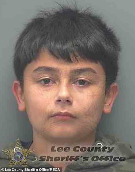 Das Büro des Sheriffs von Lee County veröffentlichte dieses Fahndungsfoto von Daniel Marquez – der gerade einmal 10 Jahre alt ist – nachdem der Junge beschuldigt wurde, damit gedroht zu haben, eine örtliche Schule zu erschießen