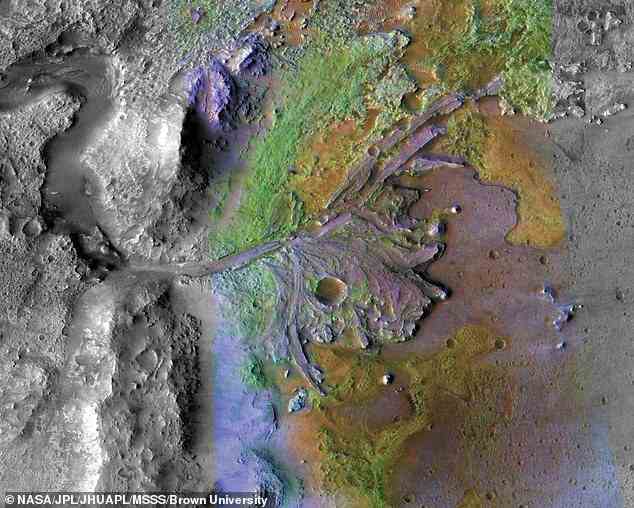 Der Rover wird Steine ​​aus dem Jezero-Krater (im Bild) sammeln und die Proben an der Basis des Deltas zurücklassen, damit sie von zukünftigen Missionen abgerufen werden können
